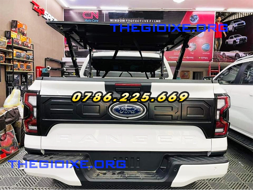 Ốp bửng chữ ford xe Ford Ranger