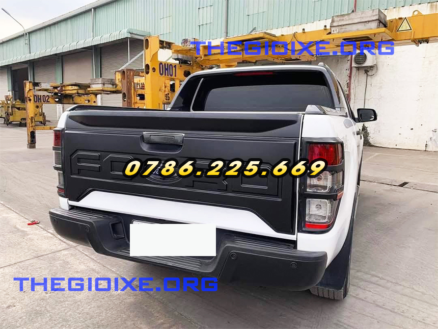 Ốp bửng chữ ford xe Ford Ranger