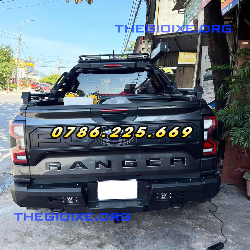 Ốp bửng chữ ford xe Ford Ranger