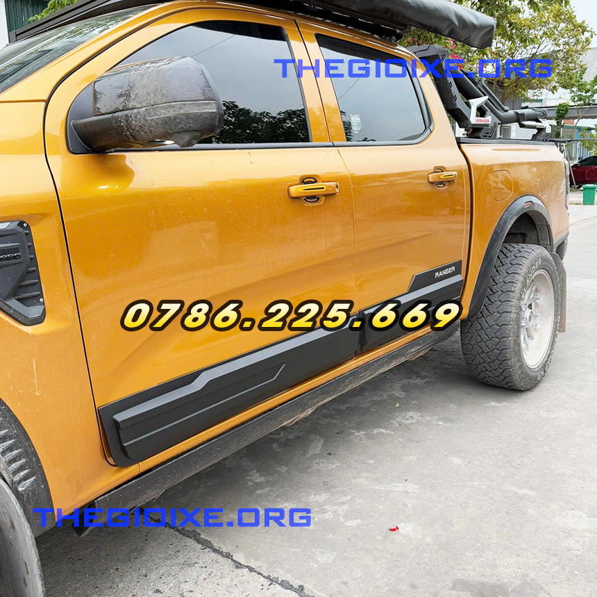 Ốp sườn xe Ford Ranger