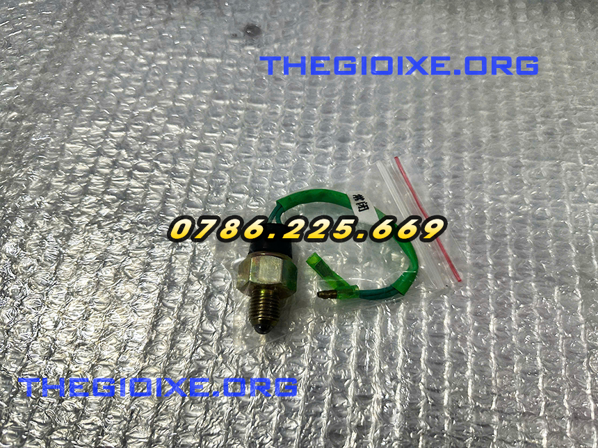 Cảm biến báo lùi xe tải Đô Thành IZ49 IZ65 Cảm biến báo lùi xe tải Đô Thành IZ49 IZ65