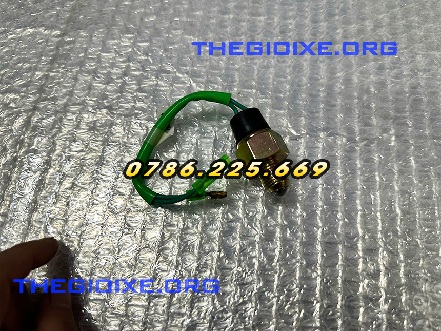 Cảm biến báo lùi xe tải Đô Thành IZ49 IZ65 Cảm biến báo lùi xe tải Đô Thành IZ49 IZ65