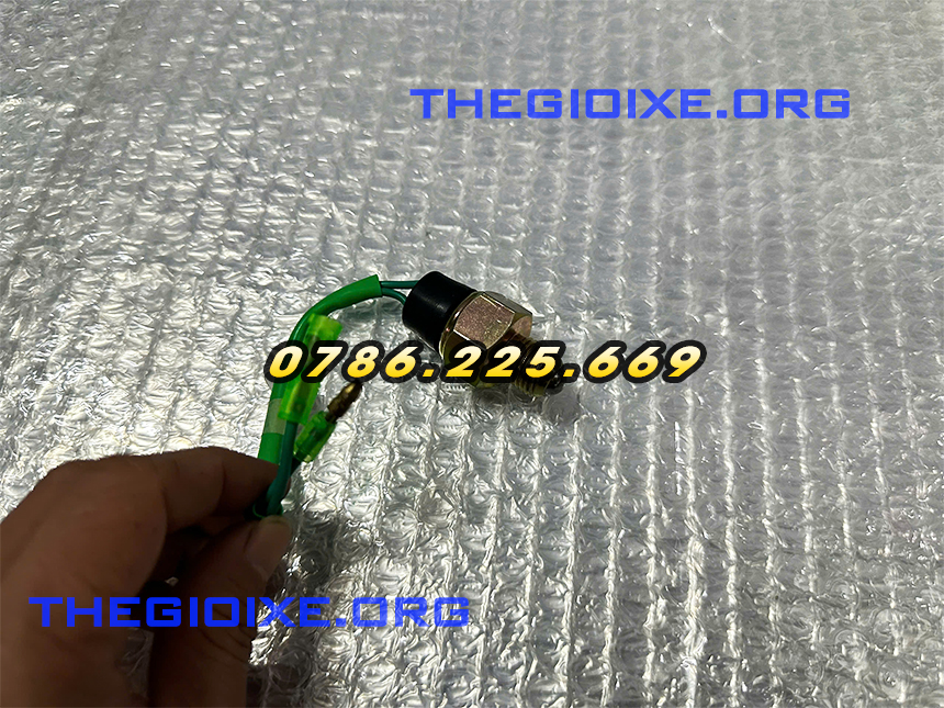 Cảm biến báo lùi xe tải Đô Thành IZ49 IZ65 Cảm biến báo lùi xe tải Đô Thành IZ49 IZ65