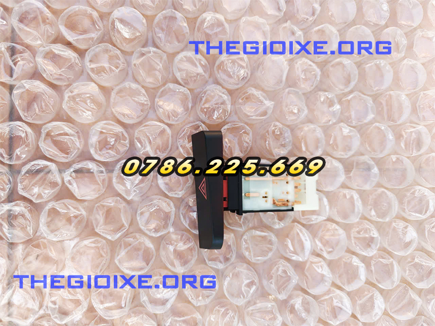 Công tắc báo nguy xe tải Đô Thành IZ49 IZ65 IZ250