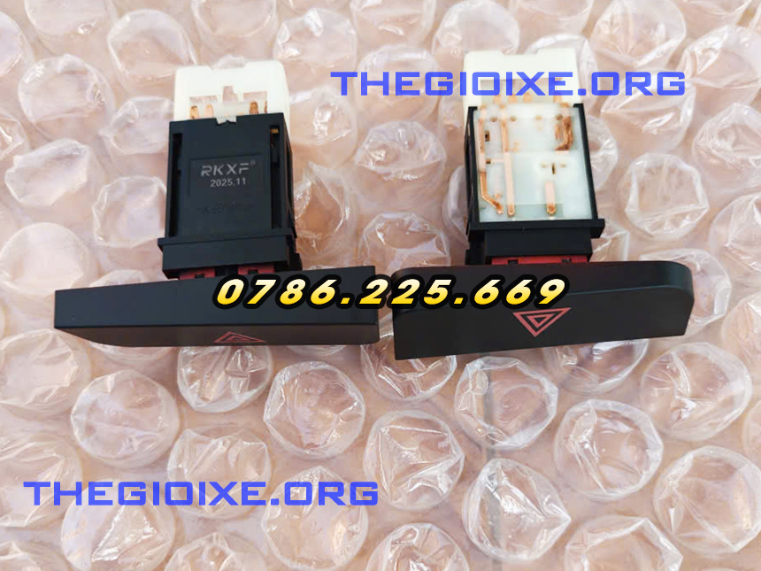 Công tắc báo nguy xe tải Đô Thành IZ49 IZ65 IZ250