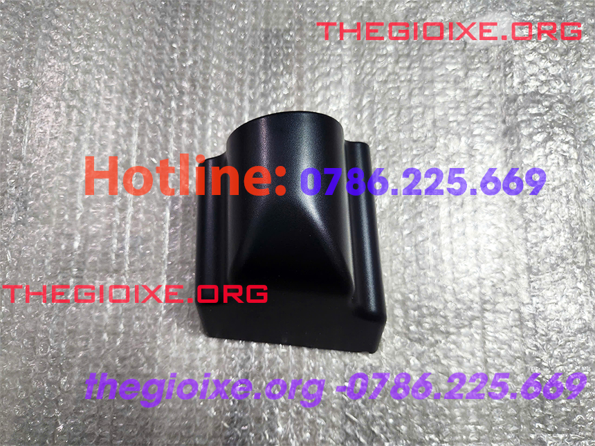 Ốp lớn chân gương ( ốp đế gương ) xe tải Đô Thành IZ49 IZ65 IZ250 IZ350 IZ500 IZ650