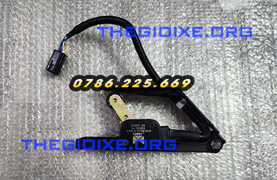 Chân ga xe tải Đô Thành IZ49 IZ65 IZ250 IZ350 IZ500 IZ650