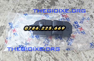 Công tắc bấm kính bên tài xe tải Đô Thành IZ65 IZ350