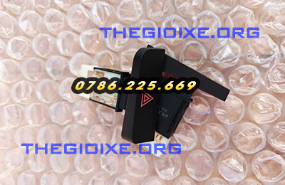 Công tắc báo nguy xe tải Đô Thành IZ49 IZ65 IZ250