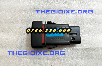 Công tắc đèn ưu tiên xe tải đô thành IZ49 IZ65