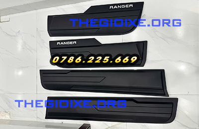 Ốp sườn xe Ford Ranger